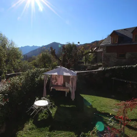 Le 5 Mn De Luchon - Jardin Garage Et Parking