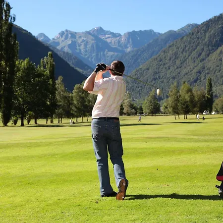 Le 5 Mn De Luchon - Jardin Garage Et Parking