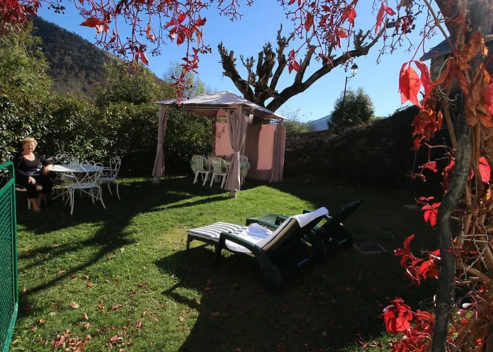 Le 5 Mn De Luchon - Jardin Garage Et Parking *